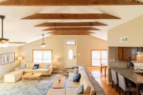 Centrally Located - The Delightful Doubles - Unit C